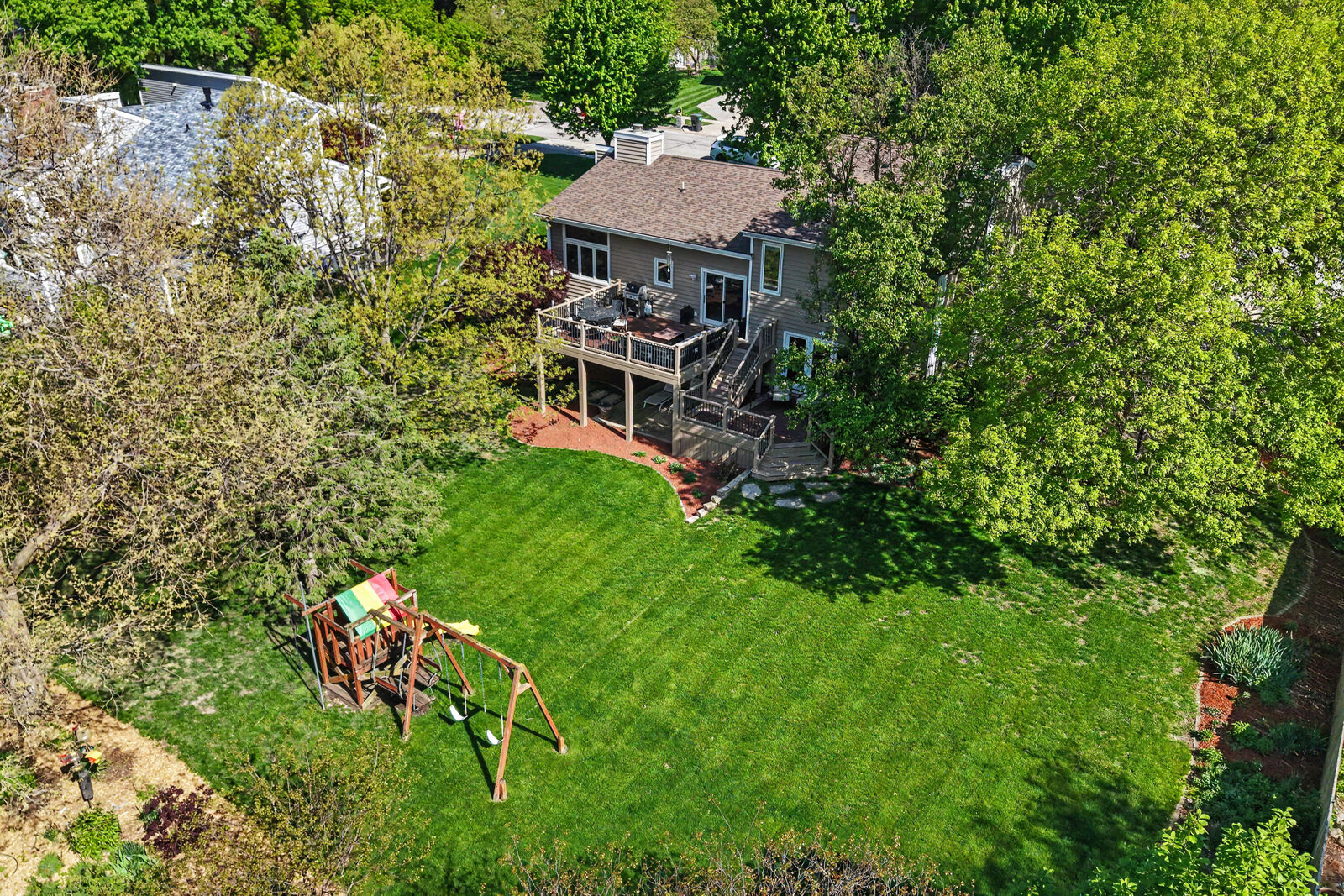Property Photo: 1620 Amherst Drive IA 50014