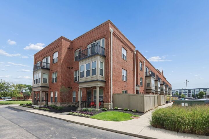 Property Photo: 925 Ingleside Avenue OH 43215