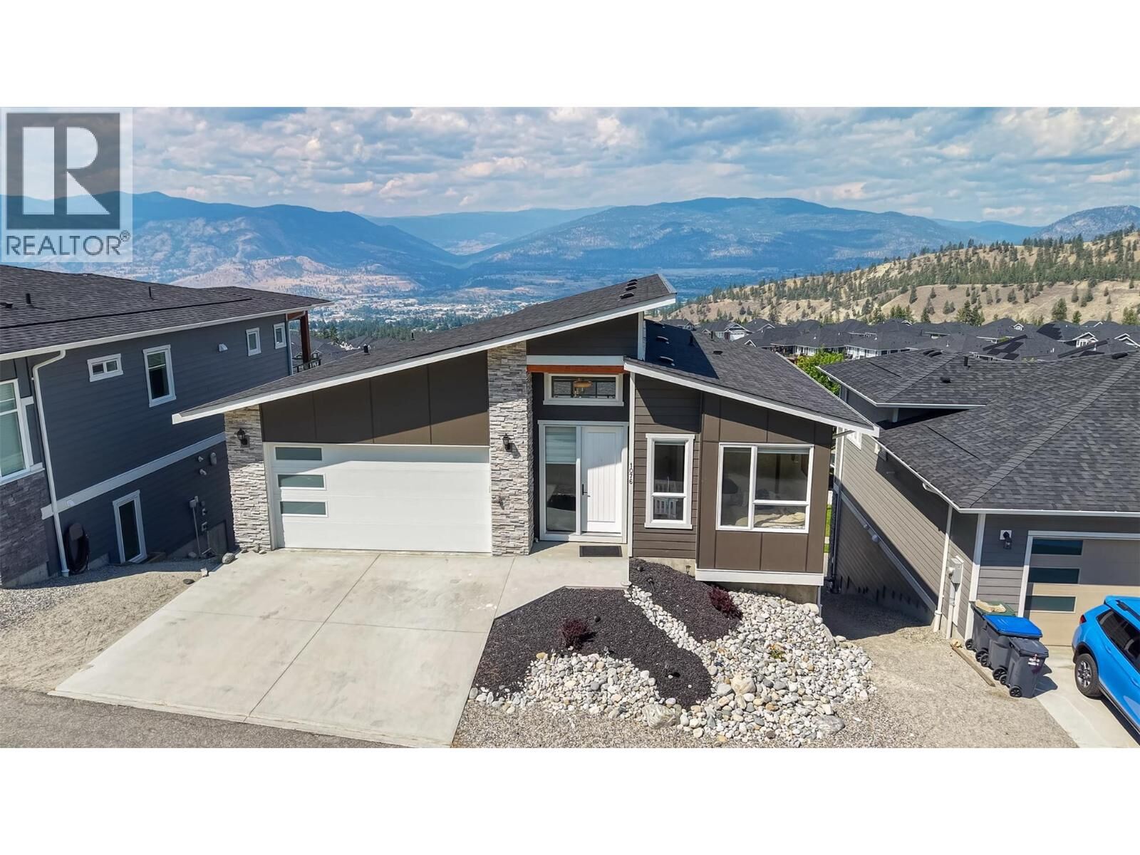 Property Photo: 1076 Syer Road BC V2A 9G4
