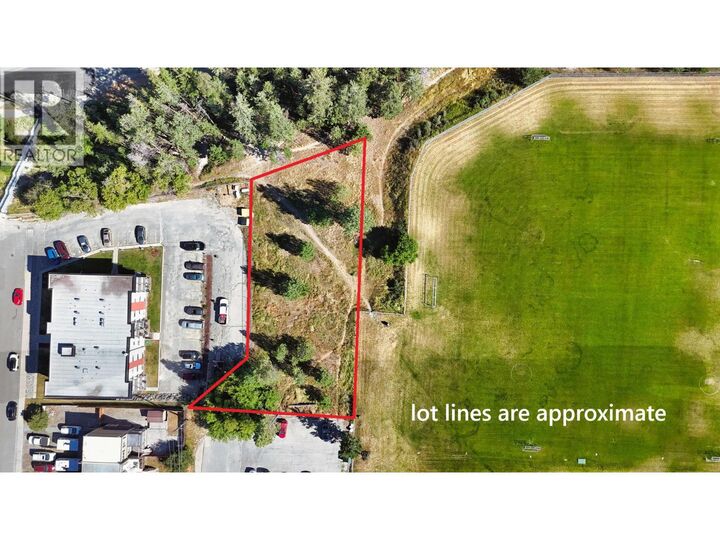 Property Photo:  114 17A Avenue South  BC V1C 3A5 