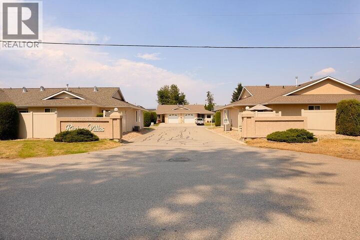 Property Photo: 201 Kildonan Avenue 23 BC V4Y 4M8