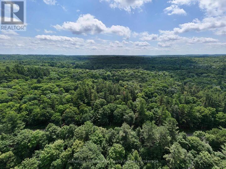 Property Photo:  1098 Old Hwy 117  ON P0B 1A0 