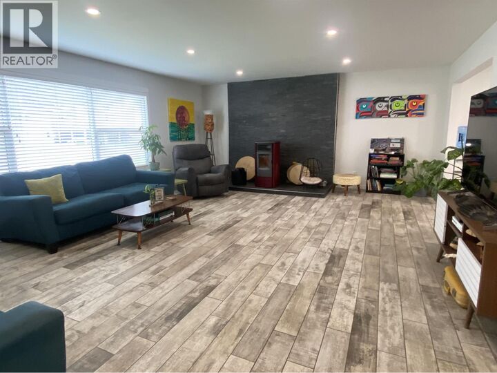Property Photo:  4725 McConnell Avenue  BC V8G 2G7 