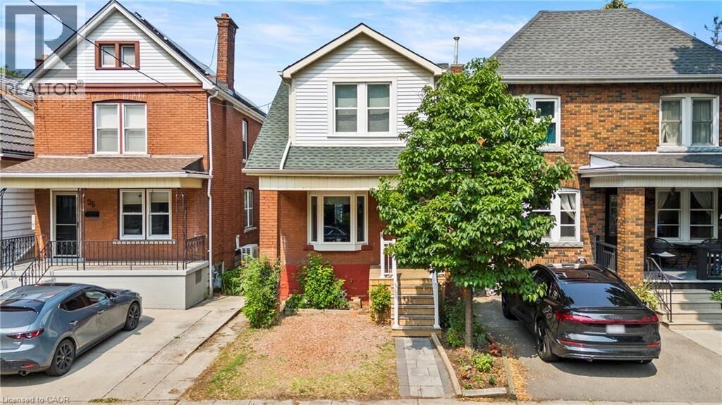 Property Photo:  37 Park Row North  ON L8H 4E3 