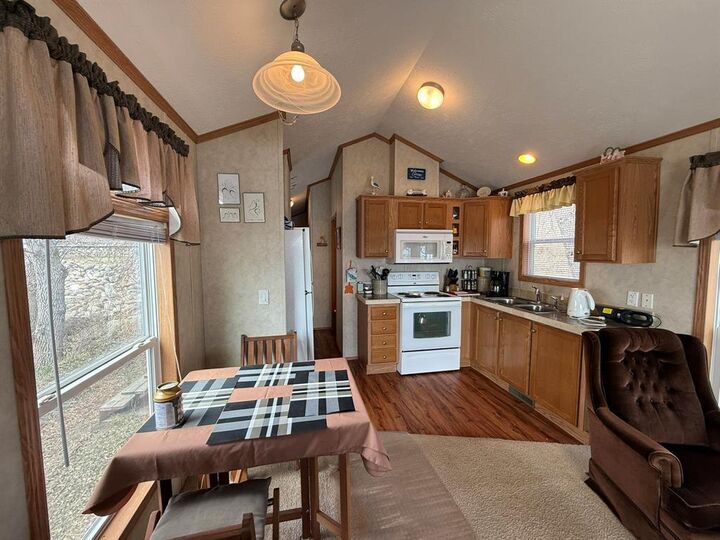 Property Photo: 9218 Oak Drive MB R0K 0Y0
