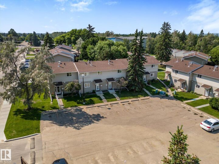 Property Photo:  102 Spruce Glen  AB T7X 2J6 