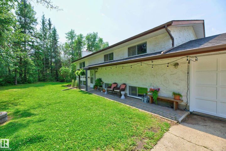 Property Photo:  52435 Rge Road 223 218  AB T8A 4P8 