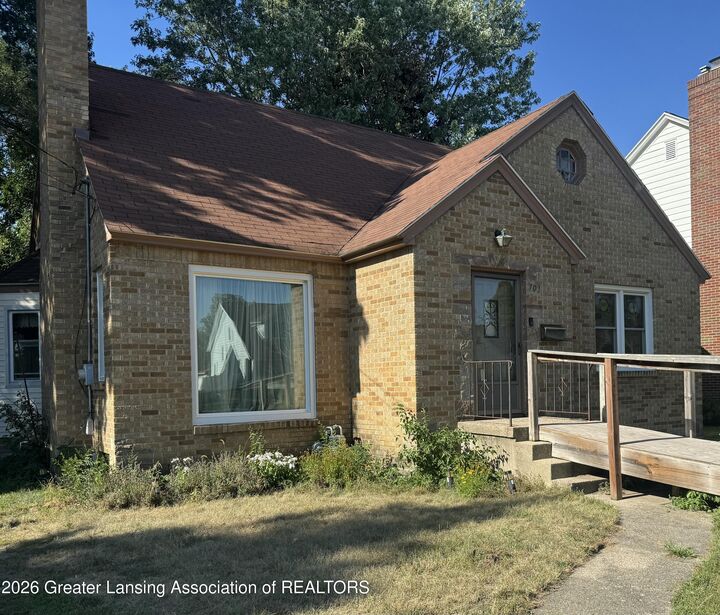 Property Photo: 703 Alger St SE Street MI 49507