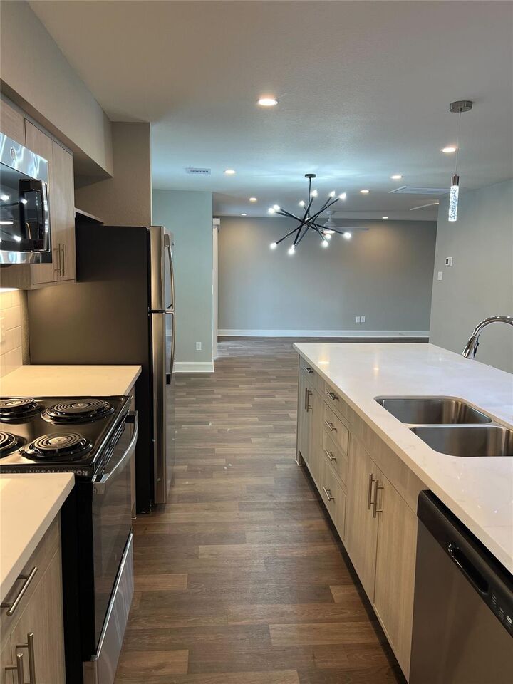 Property Photo:  8003 Woodway Drive 84  TX 77063 