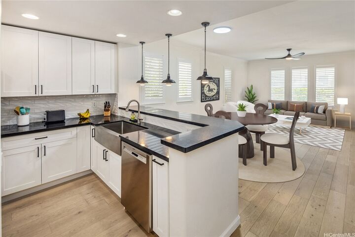 Property Photo: 520 Lunalilo Home Road 6101 HI 96825