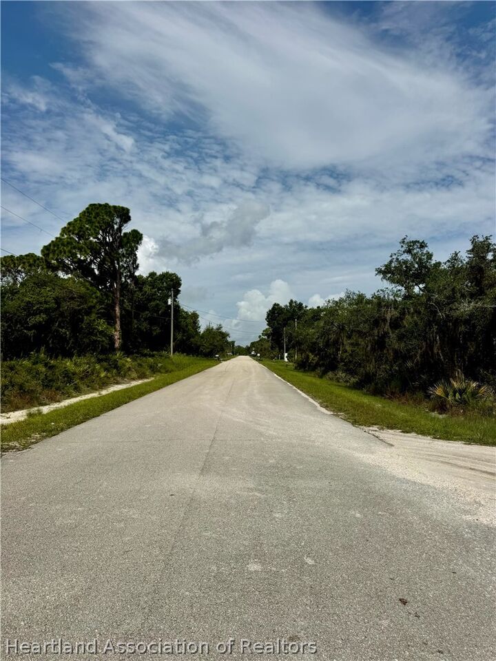 Property Photo: 1502 Crossview Street FL 33852