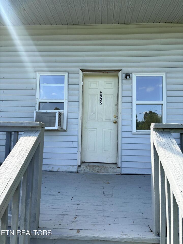 Property Photo:  825 Siluria St 825  TN 37748 