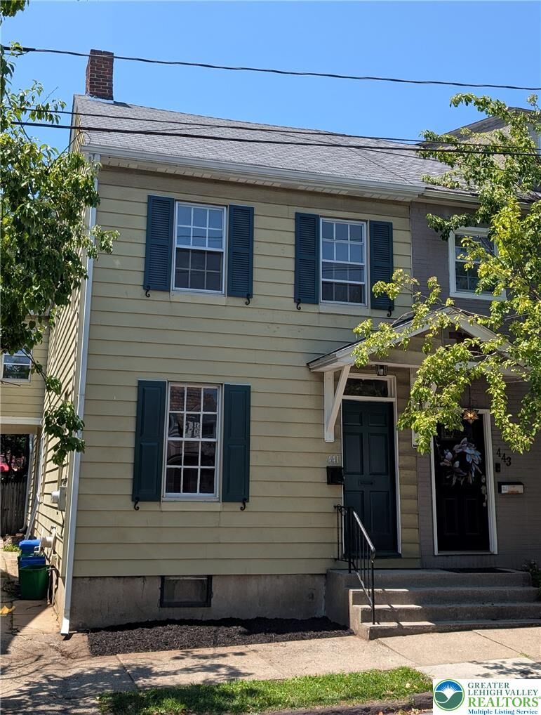 Property Photo:  441 Linden Street  PA 18018 