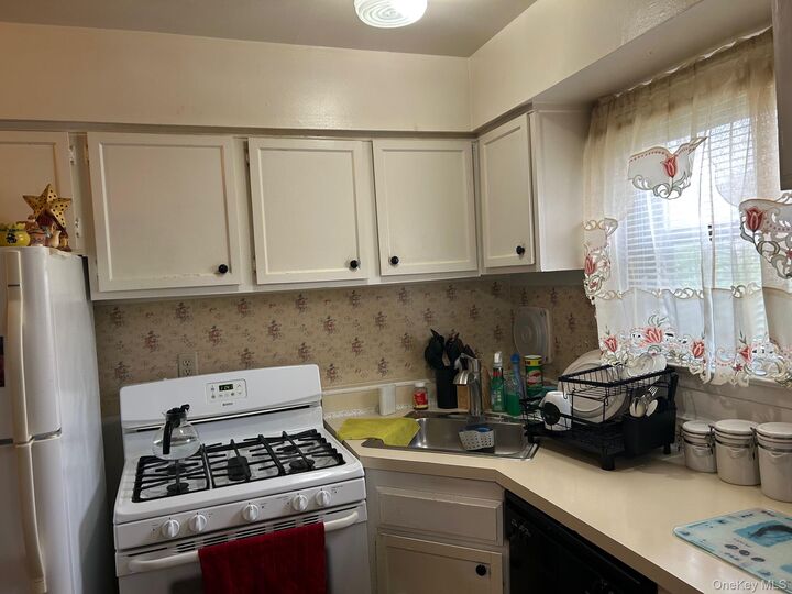 Property Photo: 107 Sneden Place W 107 NY 10977