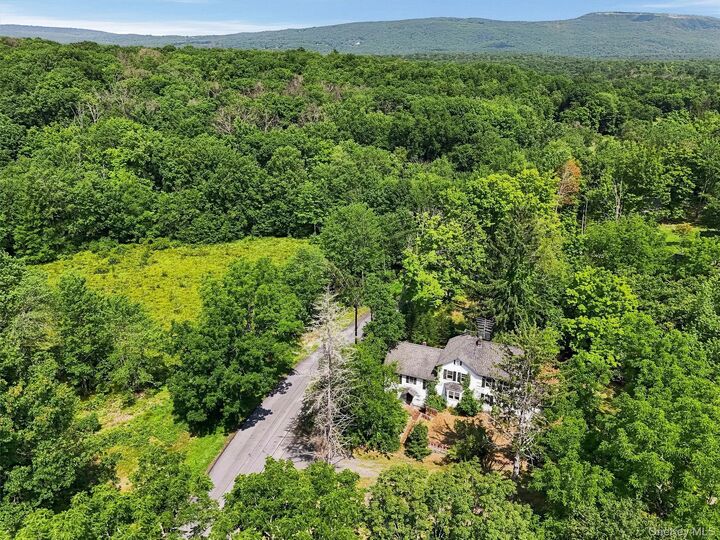 Property Photo:  148 Quannacut Road  NY 12566 