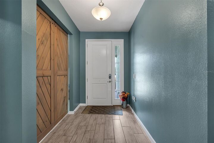 Property Photo:  822 Opal Court  FL 33837 