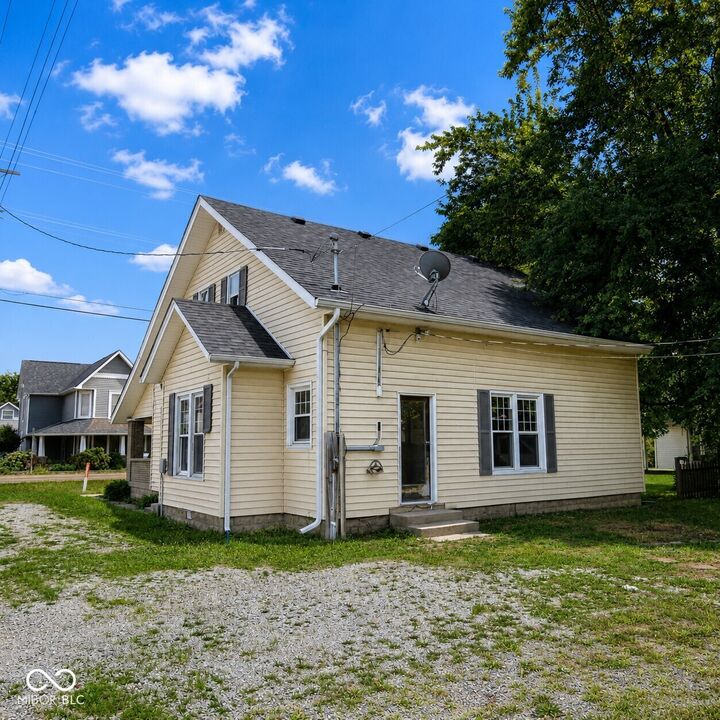 Property Photo: 7022 E US Highway 52 IN 46144
