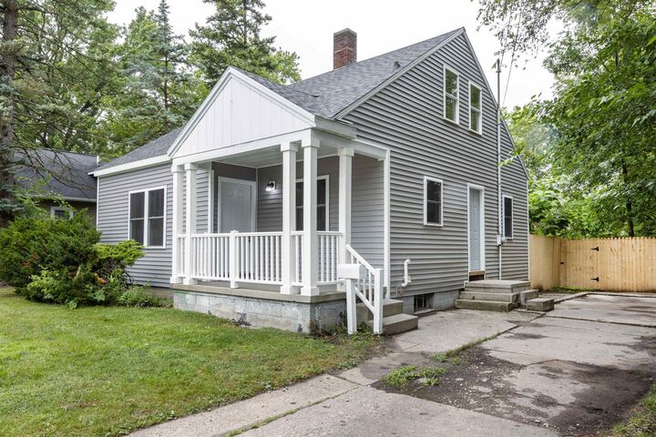 Property Photo: 2116 Mackinaw Street MI 48602