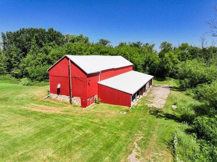 Property Photo: 150 W Rusco Dr WI 53095
