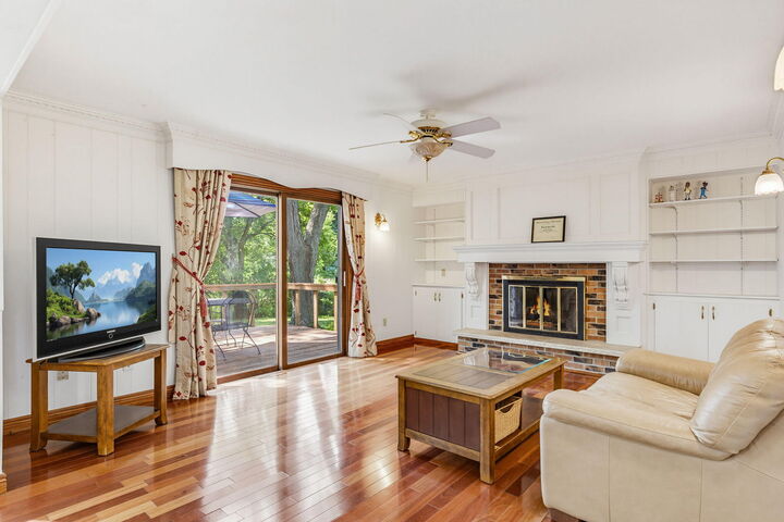 Property Photo: 2505 Almesbury Ave WI 53045
