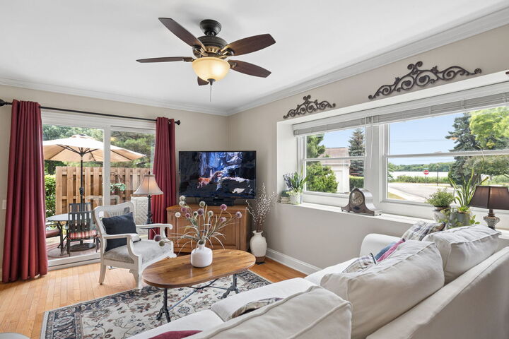 Property Photo: 106 Queens Cove Drive 106 IL 60010