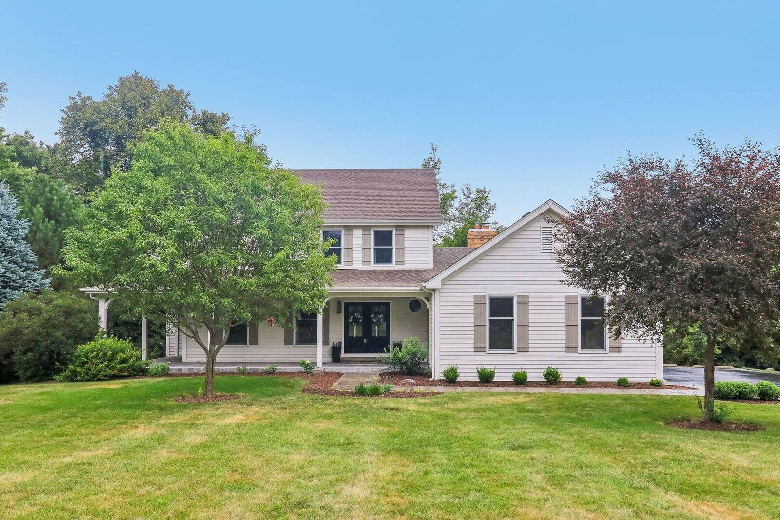Property Photo: 230 Deer Run IL 60012