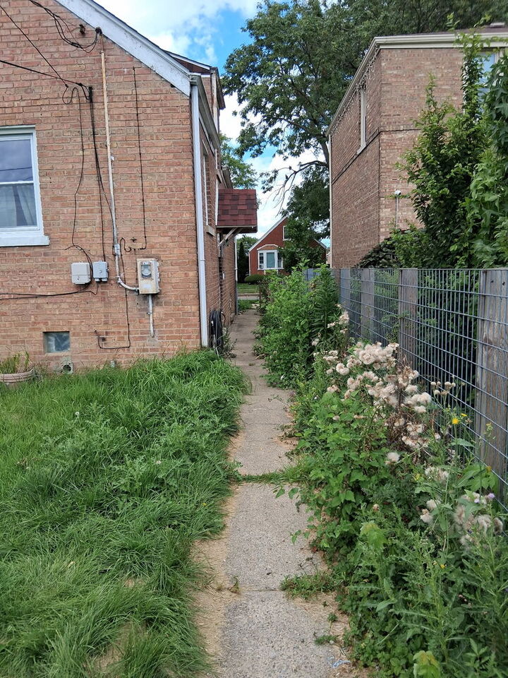 Property Photo:  3729 W 80th Place  IL 60652 