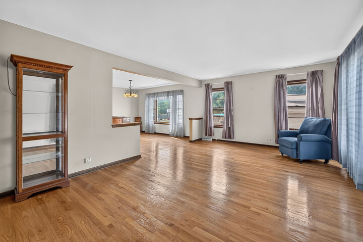 Property Photo:  229 S Grace Street  IL 60148 