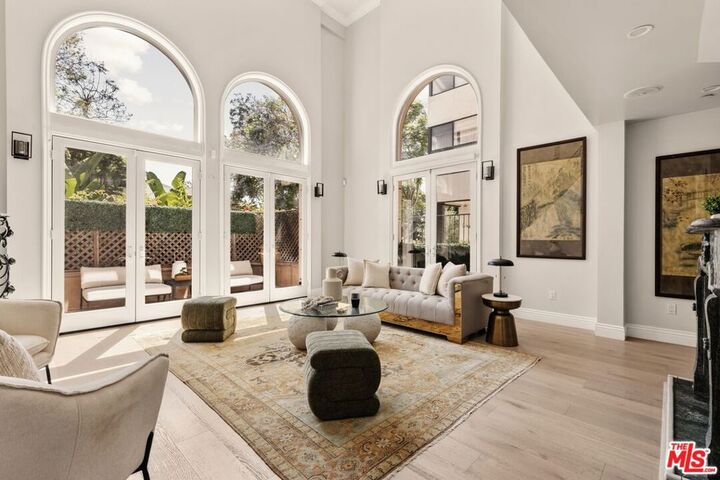 Property Photo:  1610 Camden Avenue 101  CA 90025 
