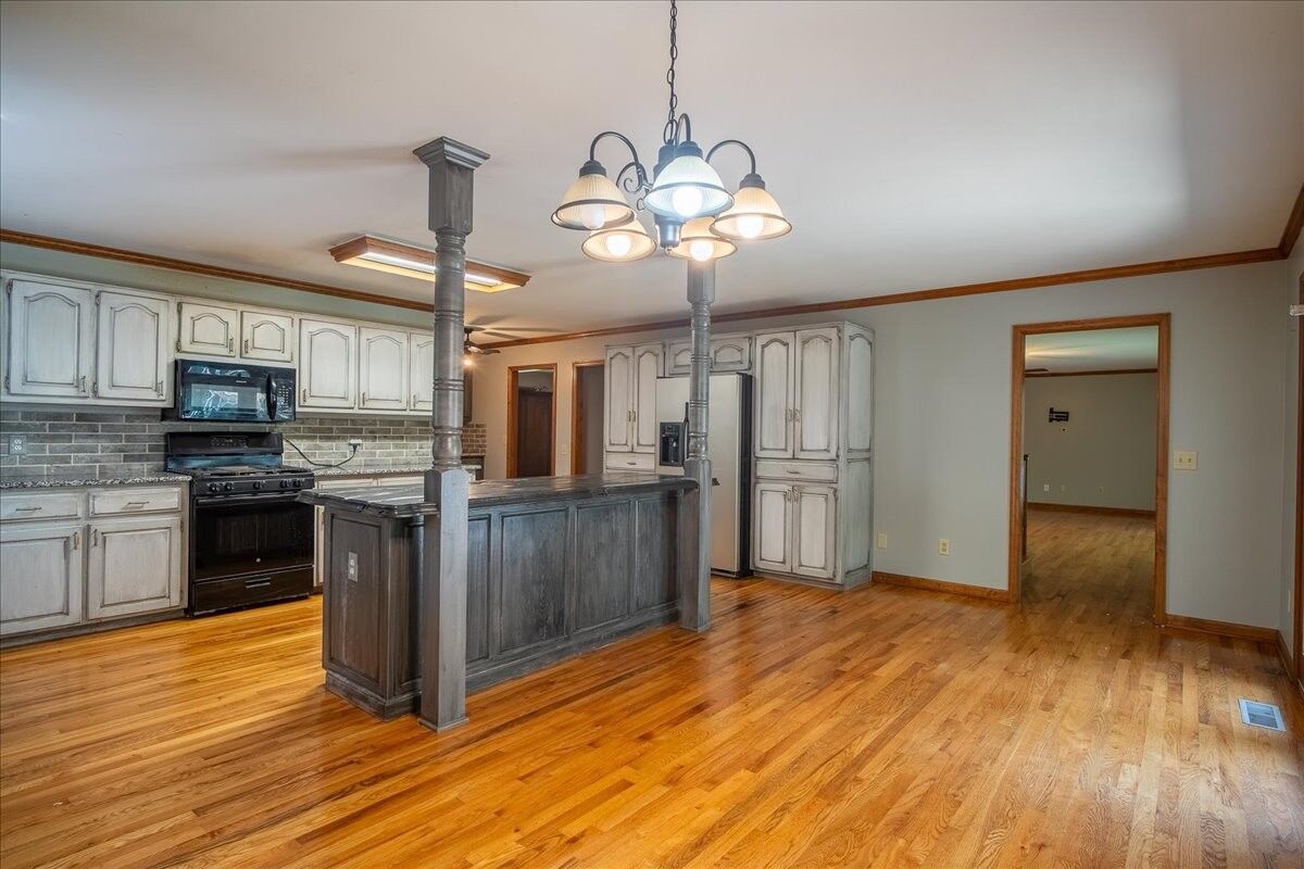 Property Photo:  11 Ashley Ct  TN 38464 