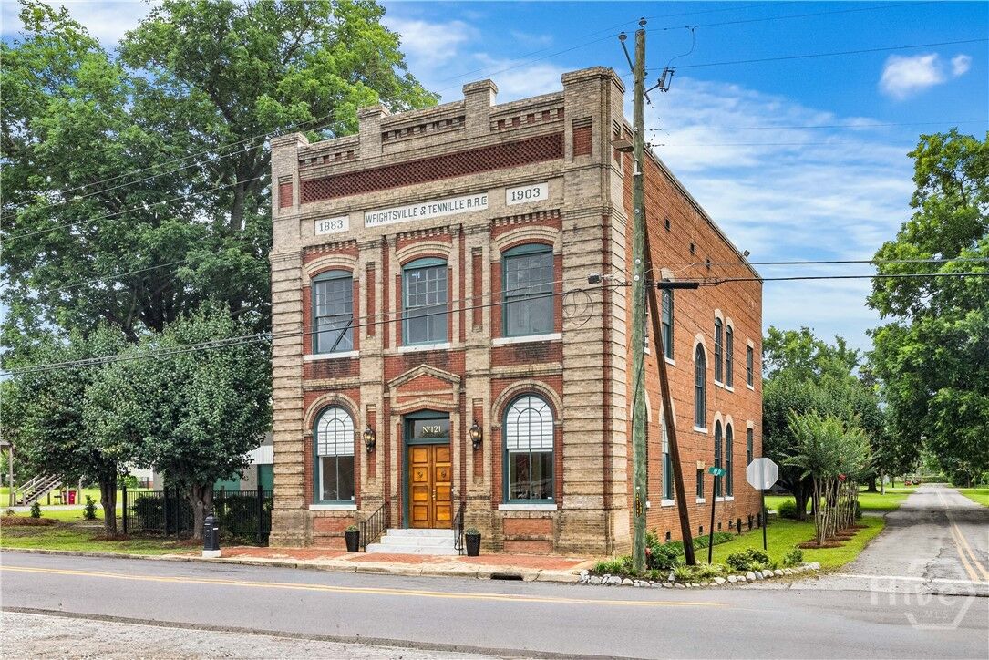 Property Photo:  103-121 W South Central Avenue  GA 31087 