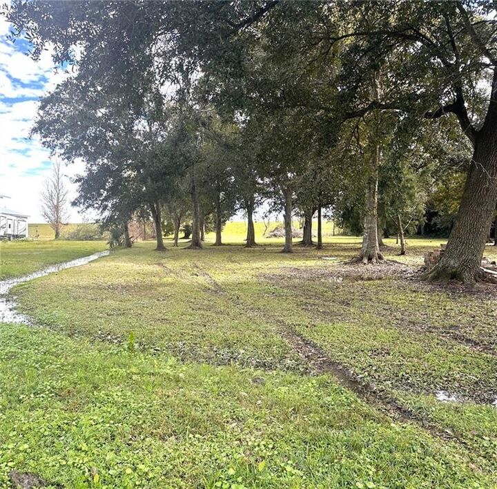 Property Photo: 11779 Highway 23 Highway LA 70037