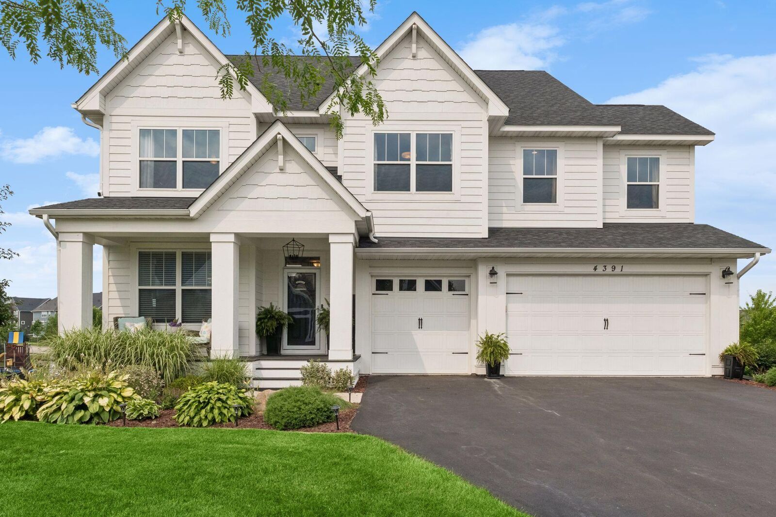 Property Photo:  4391 Millstone Drive  MN 55318 