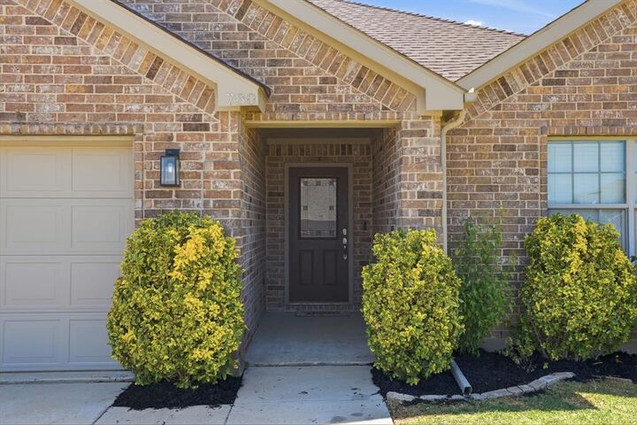 Property Photo:  780 Countryside Drive  TX 76227 