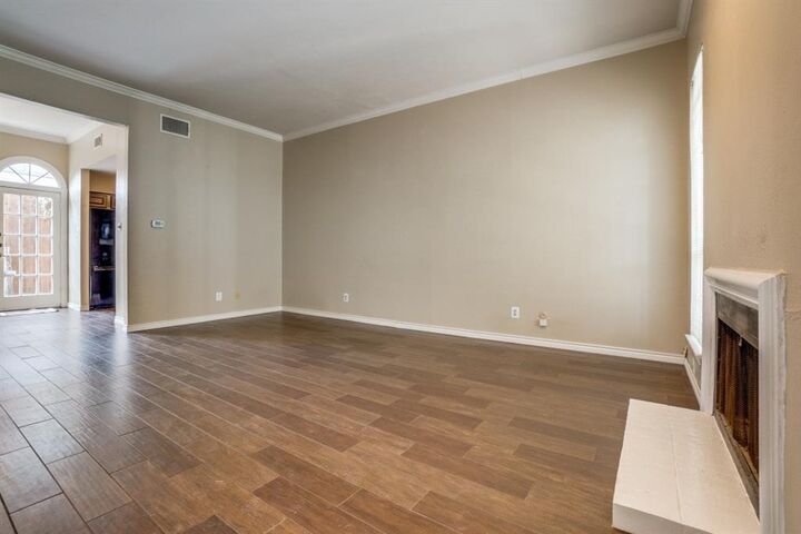 Property Photo:  4325 Bowser Avenue 110  TX 75219 
