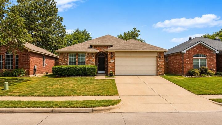 Property Photo: 13521 Ponderosa Ranch Road TX 76262