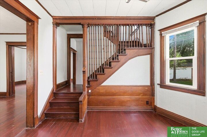 Property Photo:  1512 N 40 Street  NE 68111 