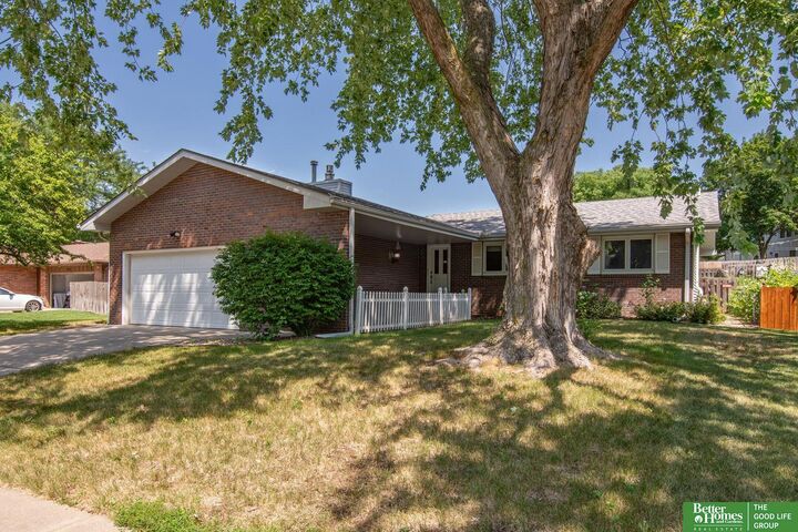 Property Photo: 5120 S 32 Street NE 68516