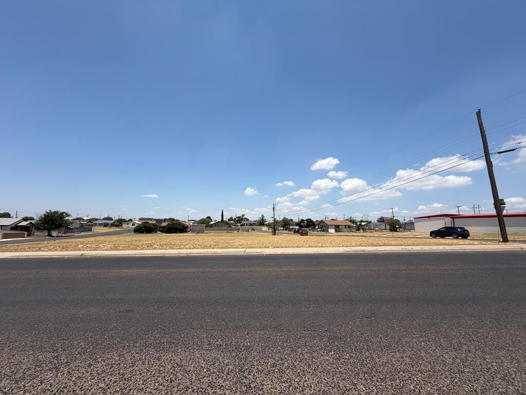 Property Photo:  1006 Wink Ave  TX 79761 