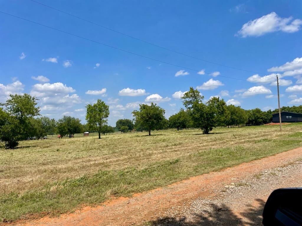 Property Photo: 28501 N T Road OK 73016