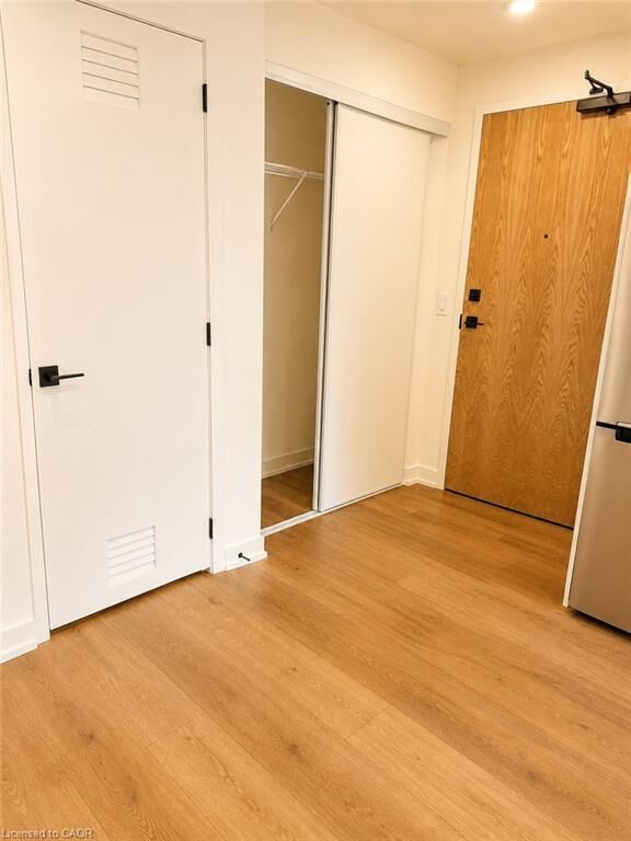 Property Photo:  33 Erie Avenue 906  ON N3S 2E7 