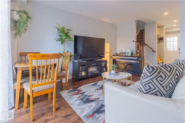 Property Photo:  105 Bloomington Drive  ON N1P 1J6 