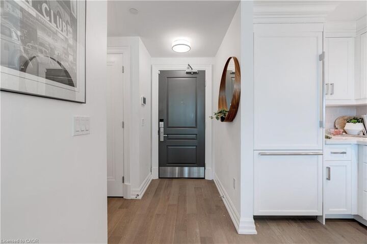 Property Photo:  2060 Lakeshore Road 1102  ON L7R 0G2 