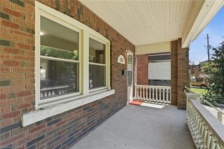 Property Photo:  37 Maplewood Avenue  ON L8M 1W6 