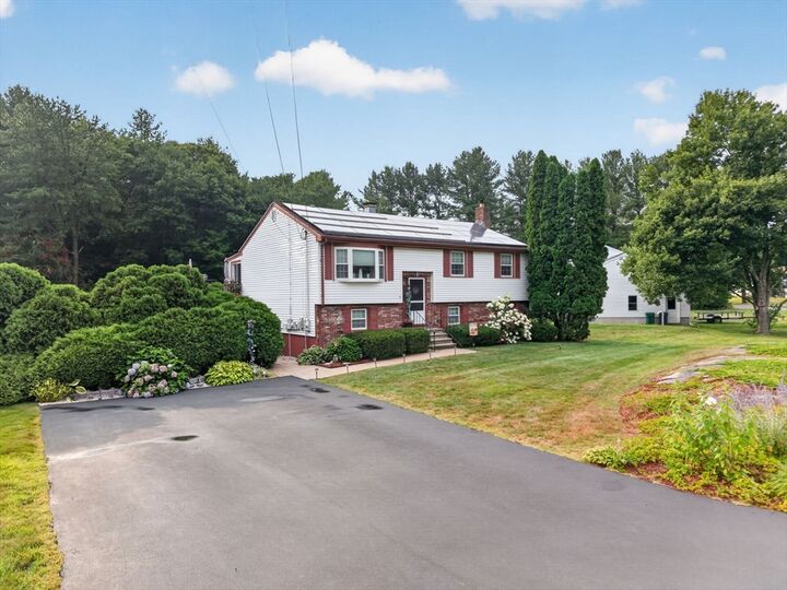 Property Photo:  17 Coach Rd  MA 01862 
