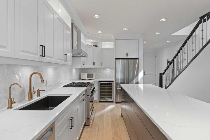 Property Photo: 2013 42 Avenue SW AB T2T 2M8