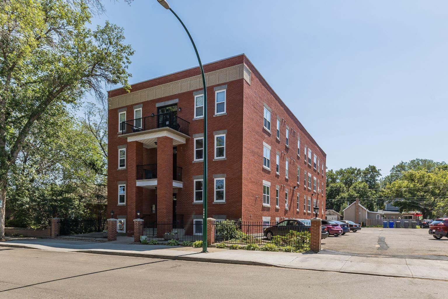 Property Photo: 371 Aberdeen Street SE 406 AB T1A 0R4