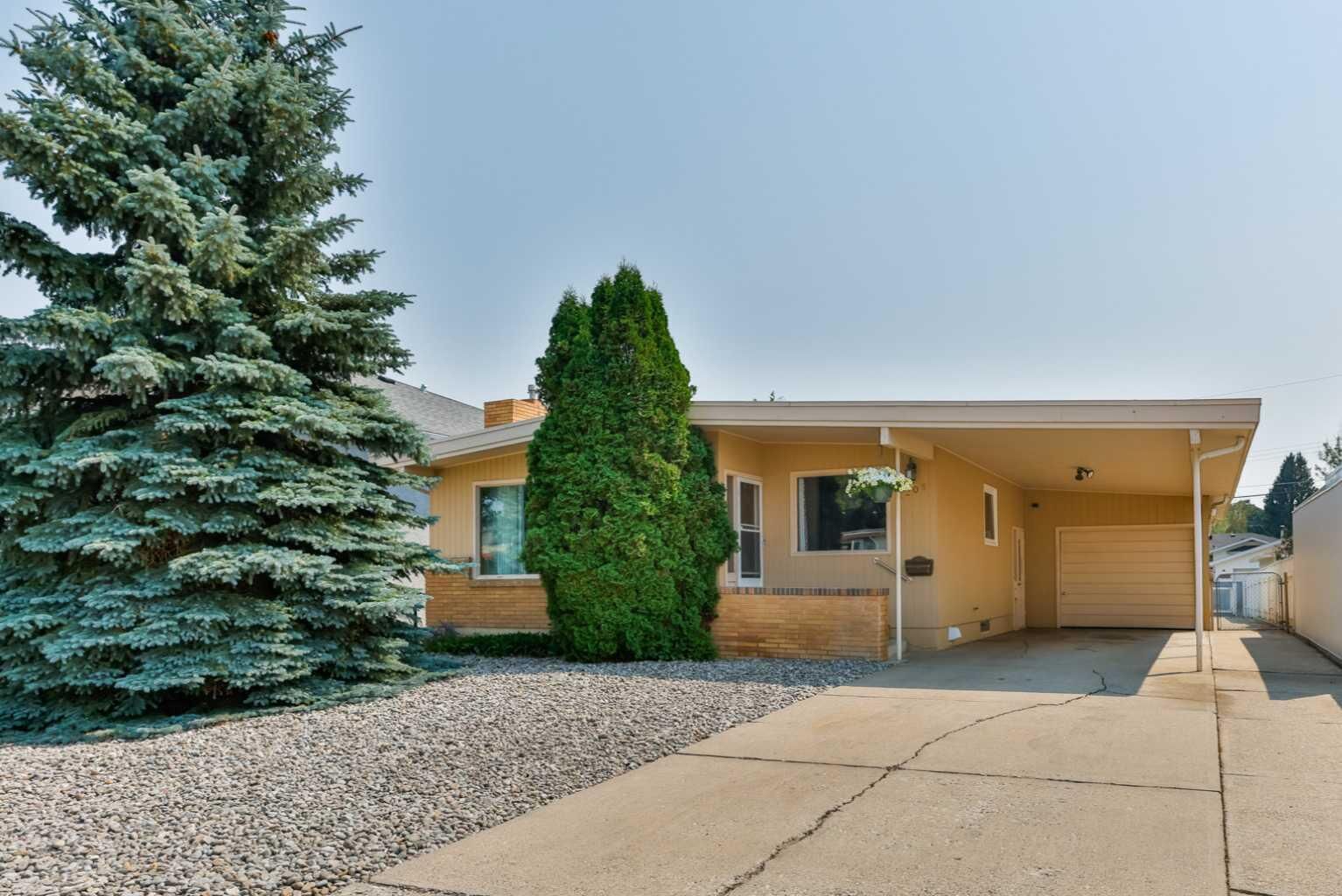 Property Photo:  2206 16 Avenue S  AB T1K 0Z6 