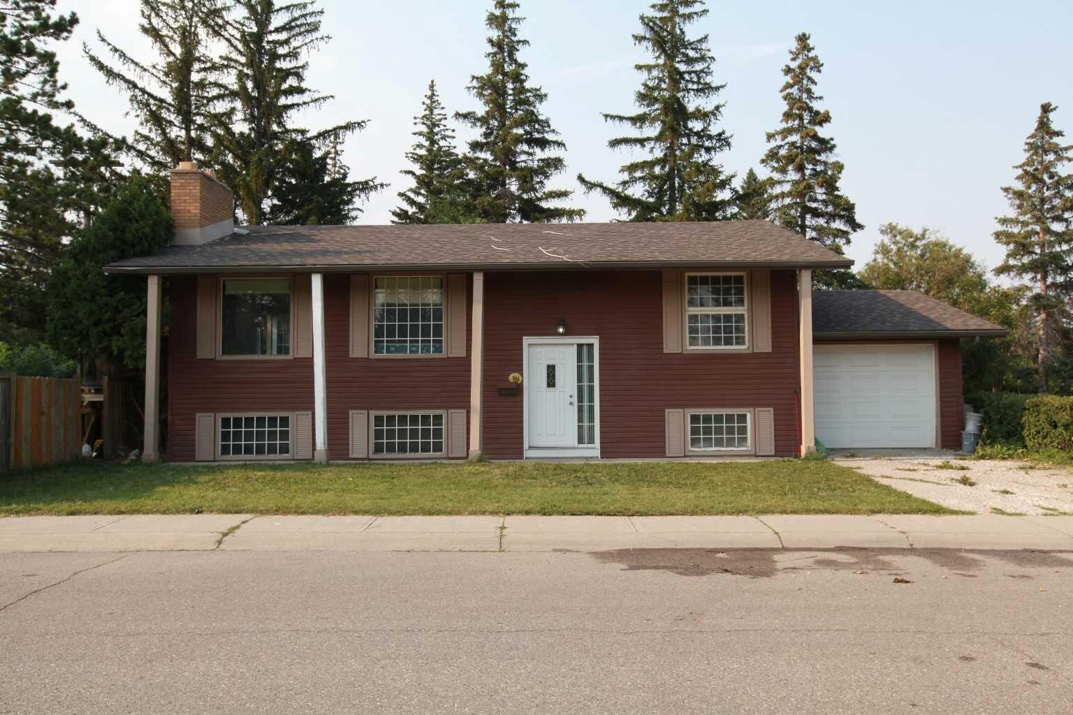 Property Photo: 904 73 Avenue SW AB T2V 0R7
