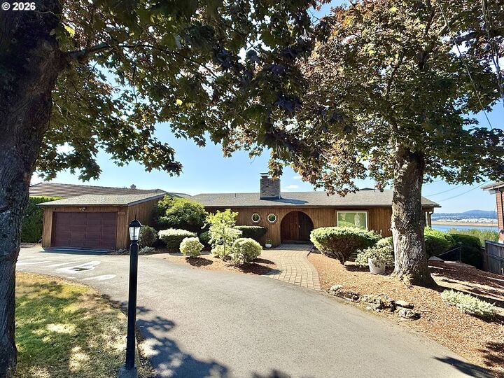 Property Photo: 7213 SE Evergreen Hwy WA 98664